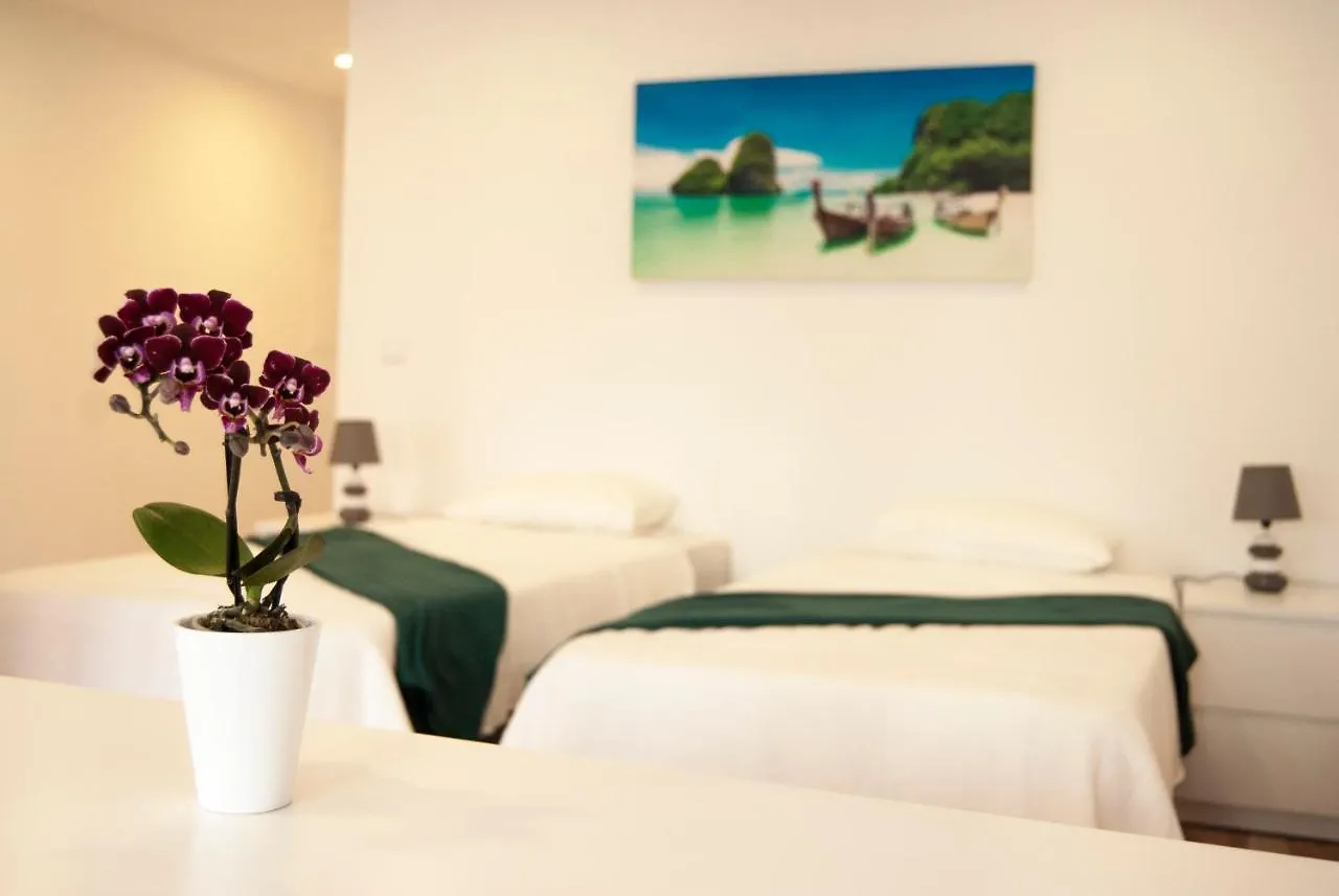Daora Lisbon Low Cost Hostel 0*,