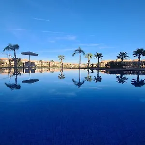 pretigia-golf-piscine-soleil-vue-sur-la-piscine-et-le-golf.marrakeshhotelsmorocco.com/